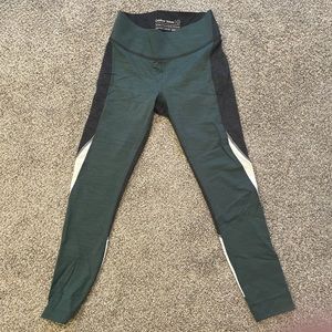 Outdoor voices leggings, size small